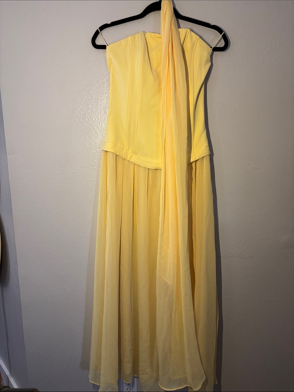 Line & Dot Yellow Strapless Chiffon Evening Dress